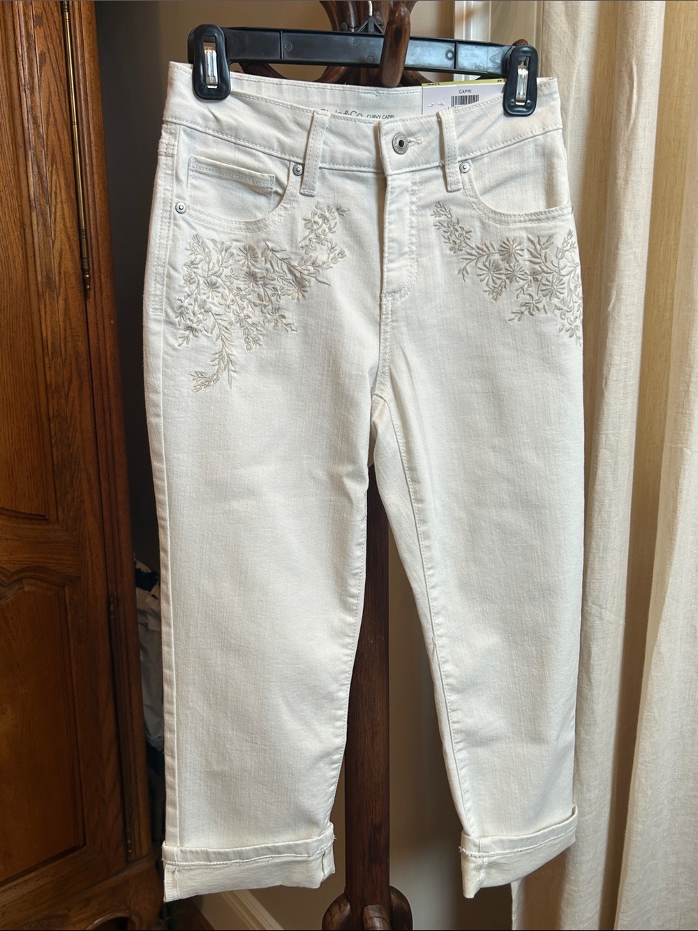 Style & Co. Petite Embroidered Curvy Capri
